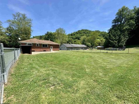 316 Hickory Lane Weston WV 26452