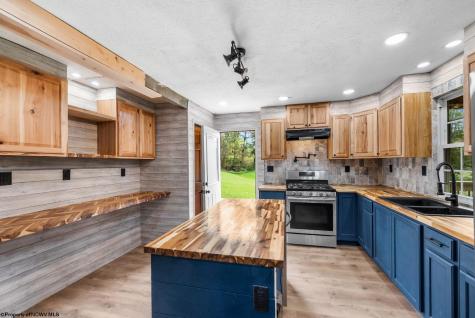 146 Hecks Run Road Fairmont WV 26554