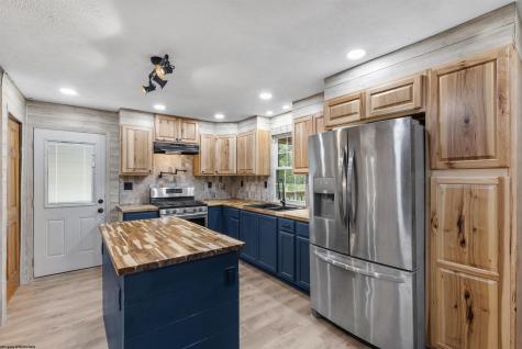 146 Hecks Run Road Fairmont WV 26554