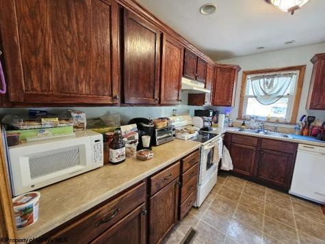 607 S Pike Street Shinnston WV 26431