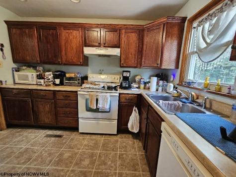 607 S Pike Street Shinnston WV 26431