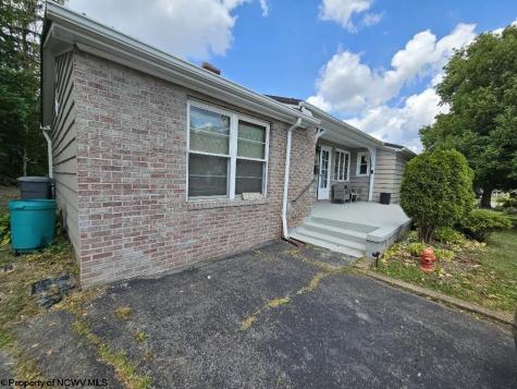 607 S Pike Street Shinnston WV 26431