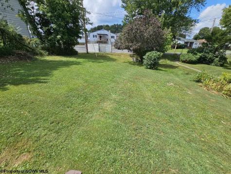 607 S Pike Street Shinnston WV 26431