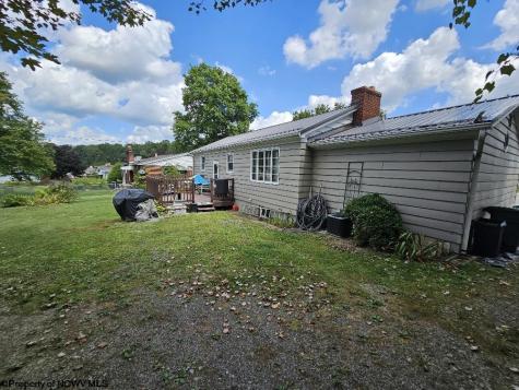 607 S Pike Street Shinnston WV 26431