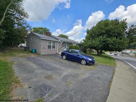607 S Pike Street Shinnston WV 26431