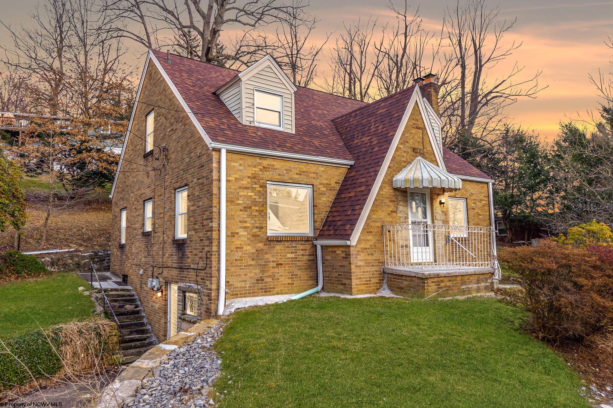 1231 College Park Fairmont WV 26554