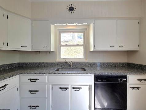 1231 College Park Fairmont WV 26554