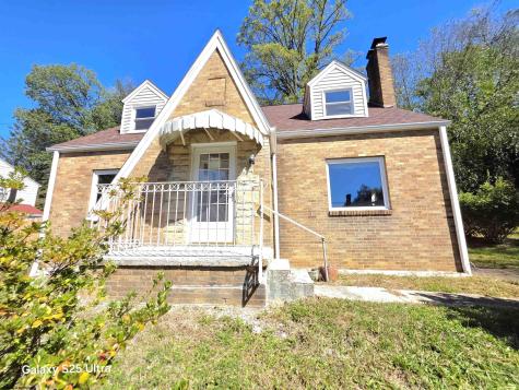 1231 College Park Fairmont WV 26554