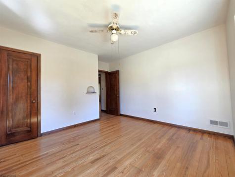 1231 College Park Fairmont WV 26554