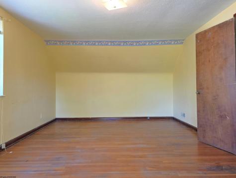 1231 College Park Fairmont WV 26554