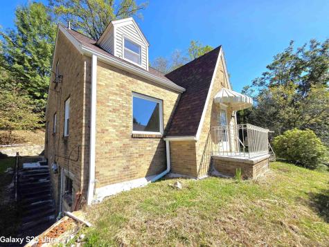 1231 College Park Fairmont WV 26554