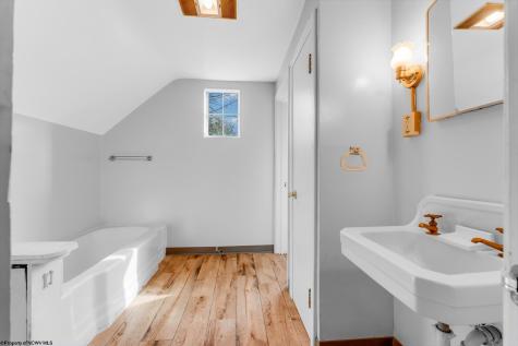 1231 College Park Fairmont WV 26554