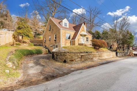 1231 College Park Fairmont WV 26554