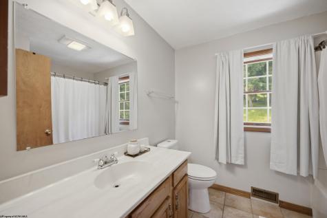 257 Thorn Stop Circle Clarksburg WV 26301