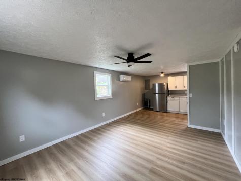 10 Linda Lane Elkins WV 26241