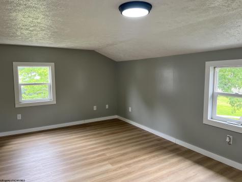 10 Linda Lane Elkins WV 26241