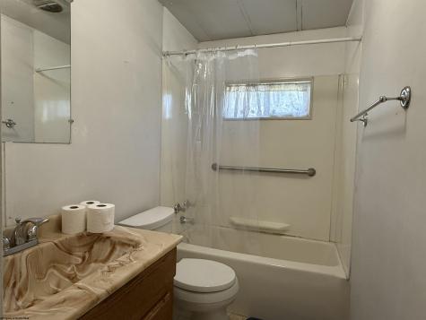 189 Grove Avenue Reedsville WV 26547