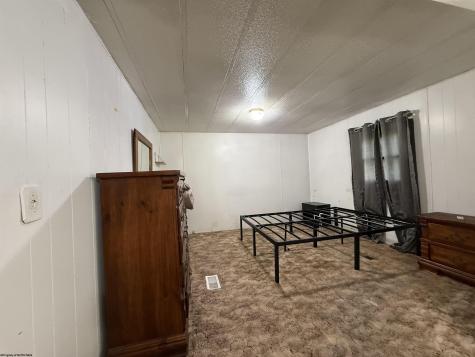 189 Grove Avenue Reedsville WV 26547