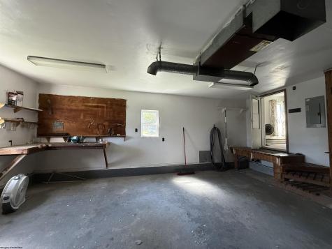 189 Grove Avenue Reedsville WV 26547