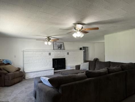 189 Grove Avenue Reedsville WV 26547