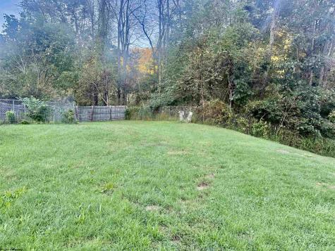 422 Camden Avenue Monongah WV 26554