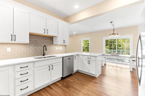 2072 Pinecrest Drive Morgantown WV 26505