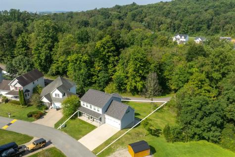 2072 Pinecrest Drive Morgantown WV 26505