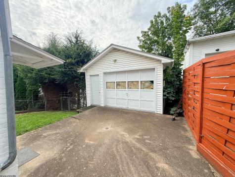 319 Davis Street Clarksburg WV 26301