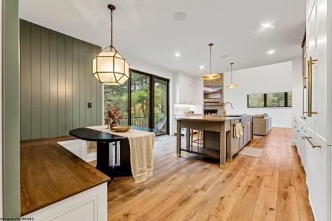 76 Delrose Drive Morgantown WV 26508