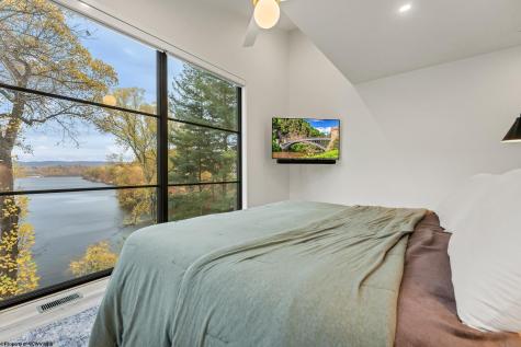 76 Delrose Drive Morgantown WV 26508