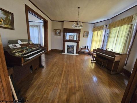 439 S Chestnut Street Clarksburg WV 26301