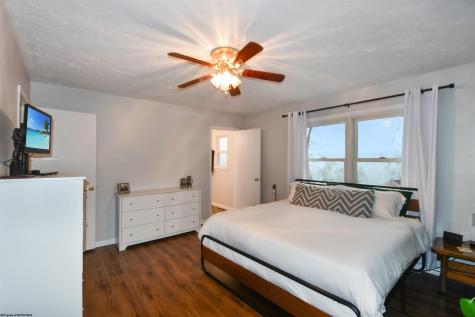 909 Cottonwood Street Morgantown WV 26505