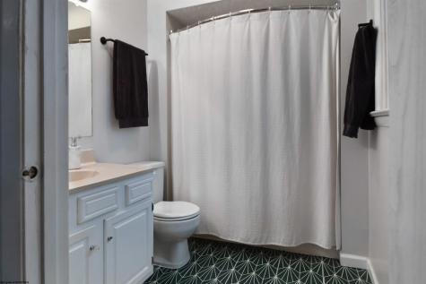 909 Cottonwood Street Morgantown WV 26505