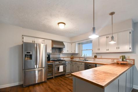 909 Cottonwood Street Morgantown WV 26505