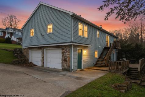909 Cottonwood Street Morgantown WV 26505