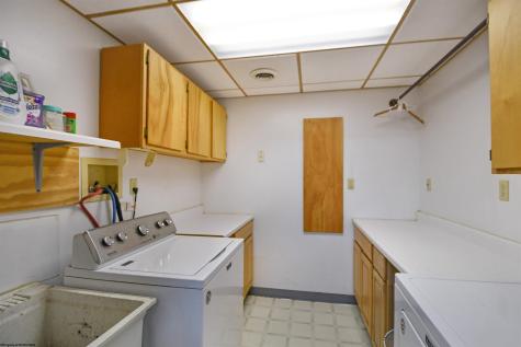 909 Cottonwood Street Morgantown WV 26505