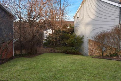 909 Cottonwood Street Morgantown WV 26505
