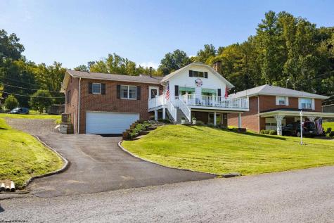 1072 Maple Lake Road Bridgeport WV 26330