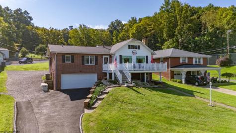 1072 Maple Lake Road Bridgeport WV 26330