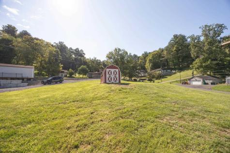 1072 Maple Lake Road Bridgeport WV 26330
