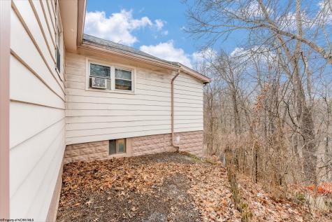 1341 Cain Street Morgantown WV 26505