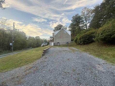 1233 Pleasant Valley Road Fairmont WV 26554