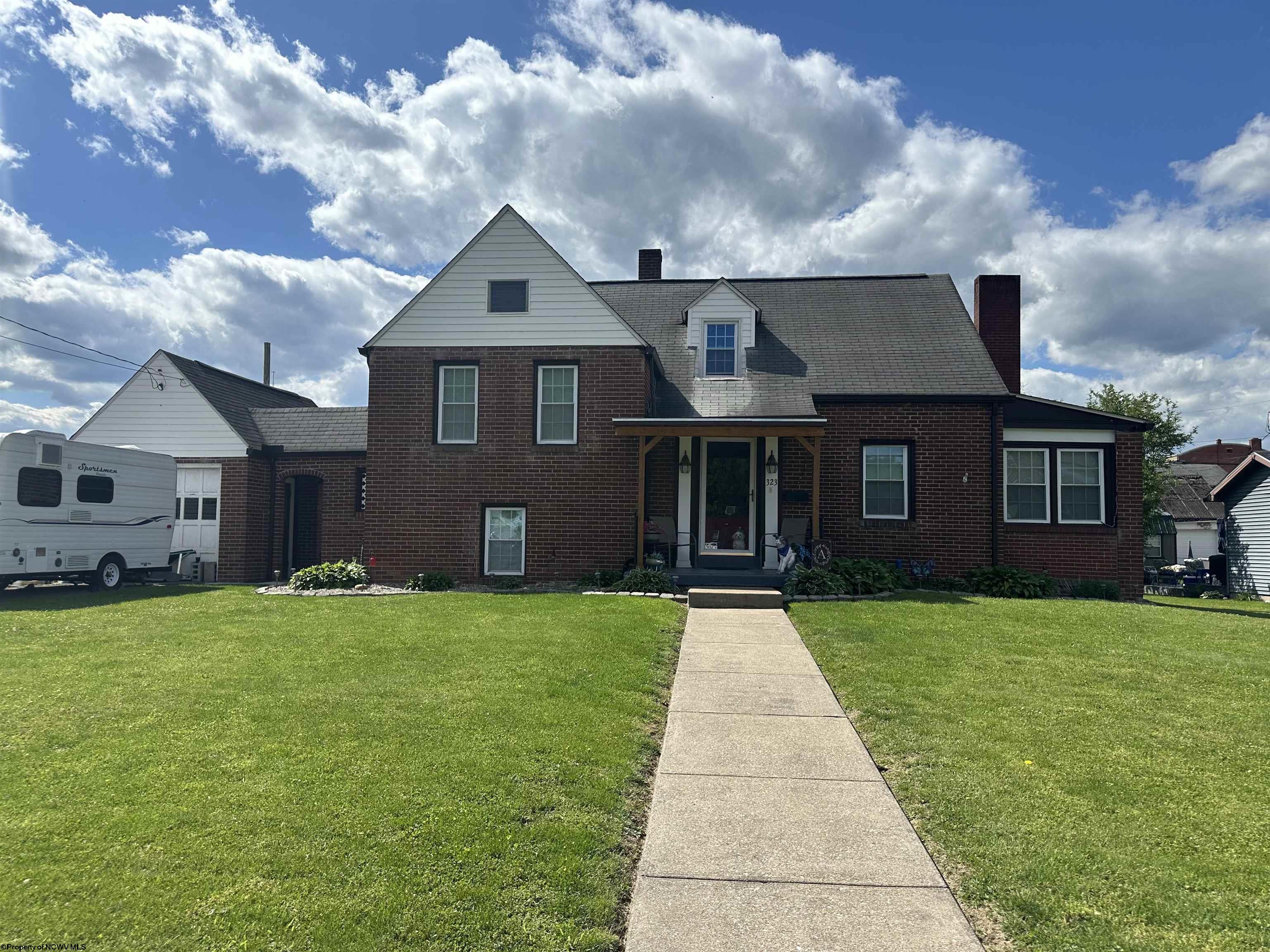 323 Court Avenue Weston WV 26452-000