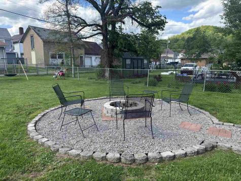 323 Court Avenue Weston WV 26452-000