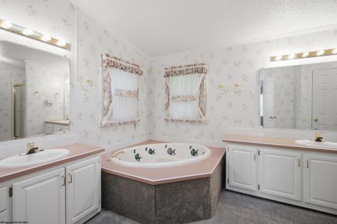 93 Brooke Drive Grafton WV 26354