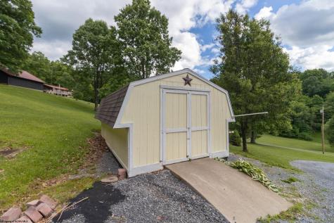 93 Brooke Drive Grafton WV 26354
