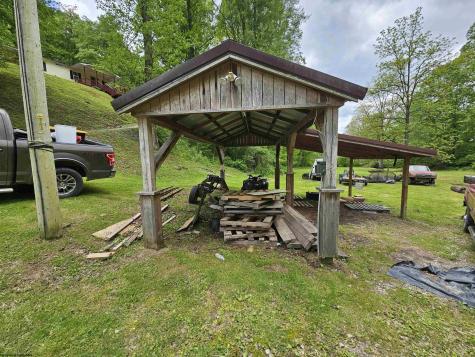 3923 Bear Mountain Road Bridgeport WV 26330