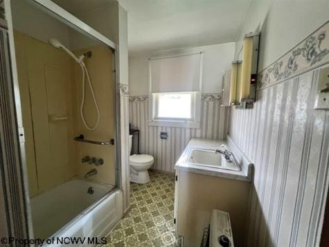 46 Grand Avenue West Union WV 26456-8509