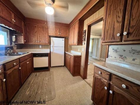 46 Grand Avenue West Union WV 26456-8509