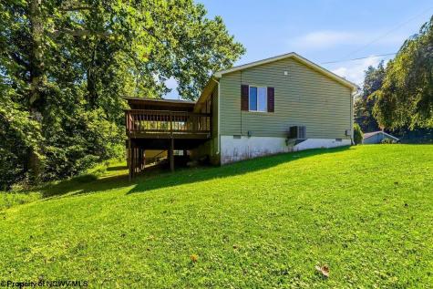 137 Blossom Drive Clarksburg WV 26301